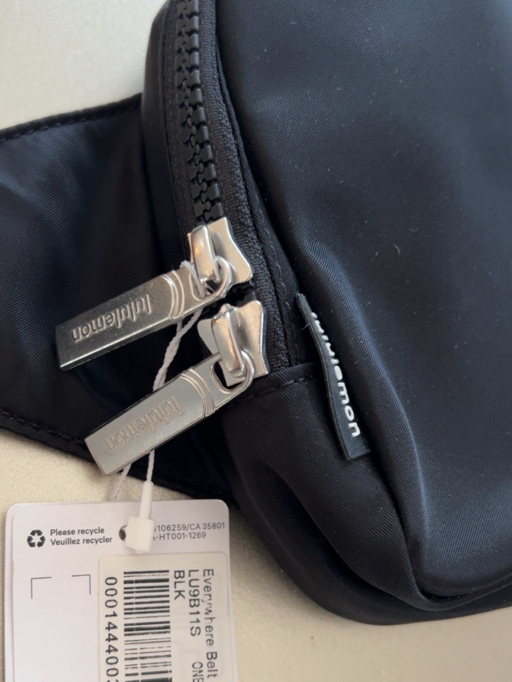 Lululemon Everywhere Belt Bag Large Black NWT One Size - Picture 3 of 6